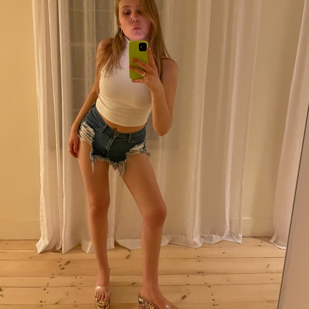 Dark wash super comfy and sexi jean shorts